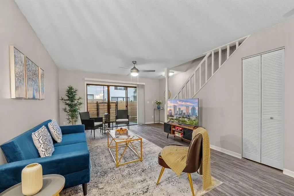 Cozy Townhouse - Gym Pool Golf Fast Wifi 2B2B Appartement Tampa Verenigde Staten