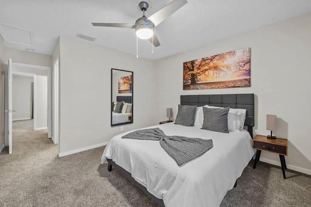 Cozy Townhouse - Gym Pool Golf Fast Wifi 2B2B Appartement Tampa 0*,  Verenigde Staten