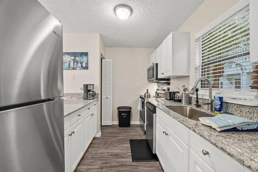 Appartement Cozy Townhouse - Gym Pool Golf Fast Wifi 2B2B à Tampa États-Unis
