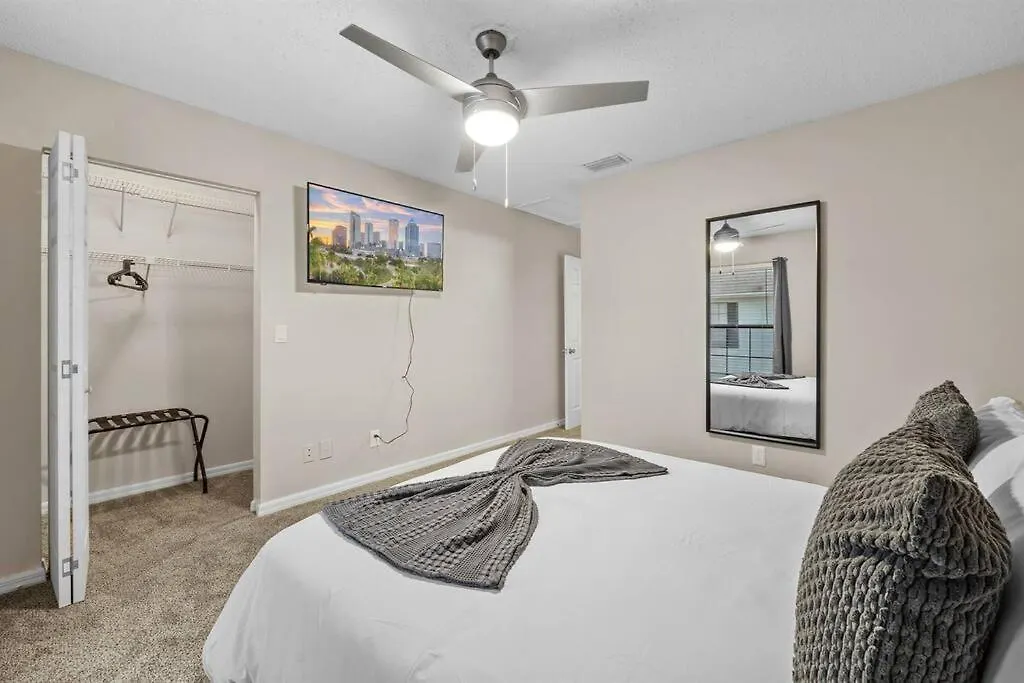 Appartement Cozy Townhouse - Gym Pool Golf Fast Wifi 2B2B à Tampa États-Unis